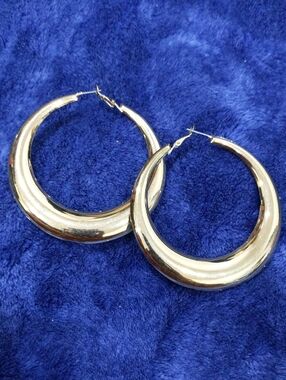 Polished Gold Hollow Crescent Hoop Earrings - Women Jewelry
